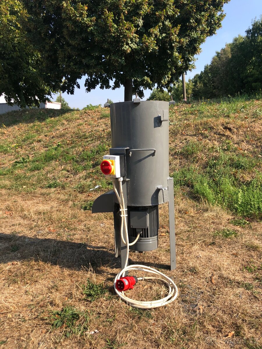 ŠROTOVAČ NA OVOCE 1.1 kW
