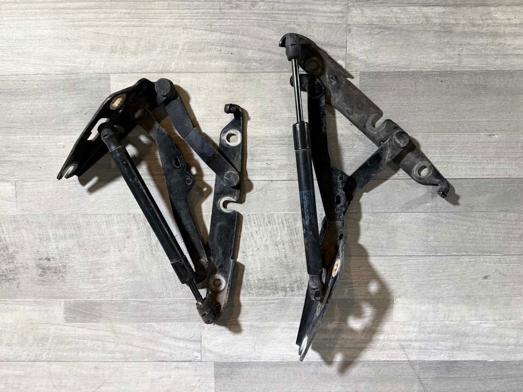 AUDI A6 - 4F C6 - 04-11 - panty víka kufru SEDAN
