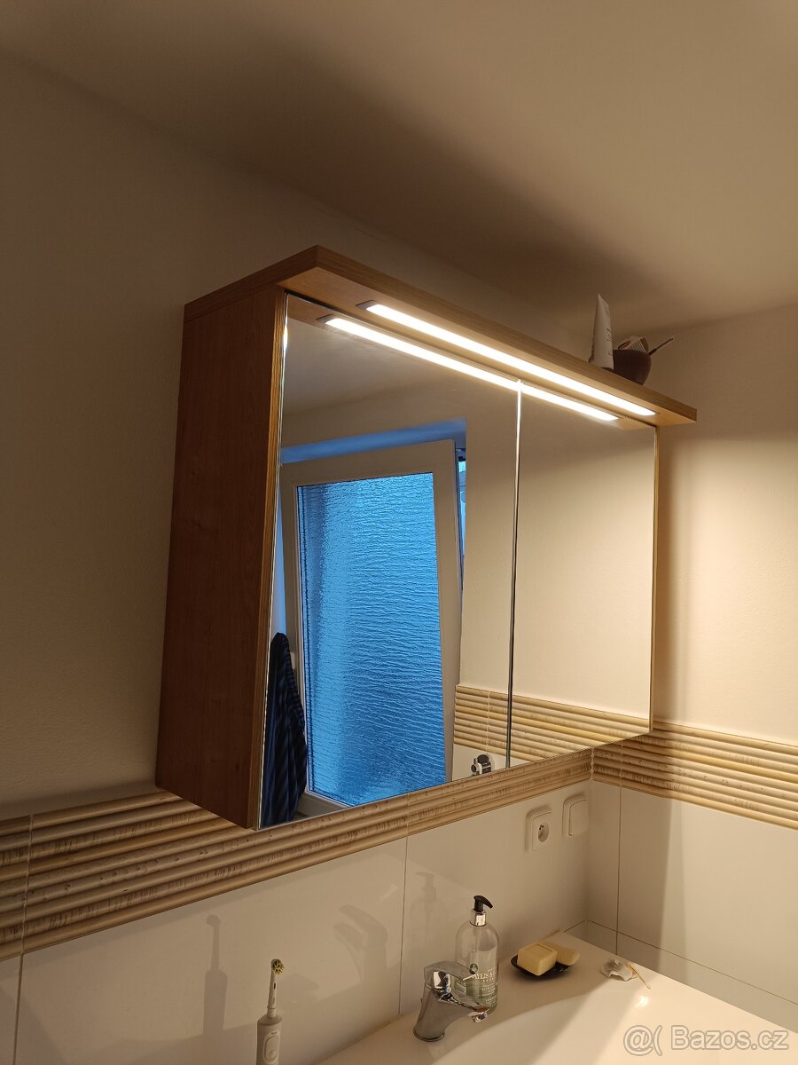 Koupelnová skříňka