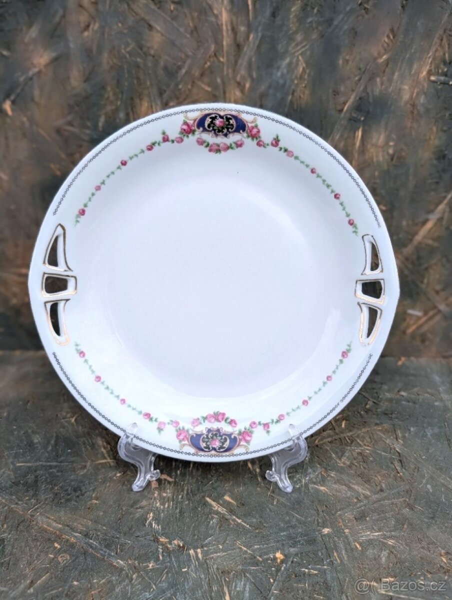 Starožitný porcelánový servírovací talíř.