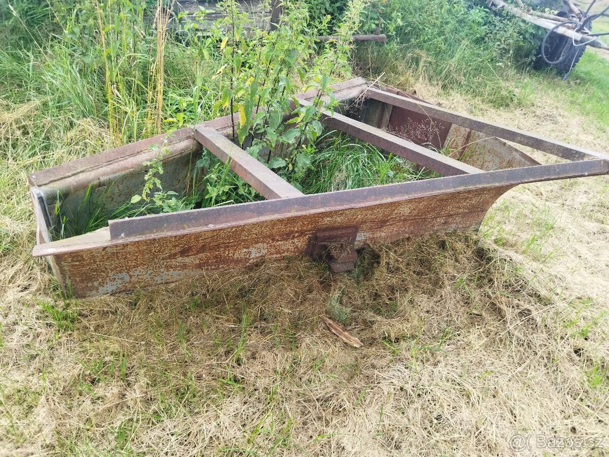 Prodám přední radlici na Bělorus upravenou na hrnutí sněhu