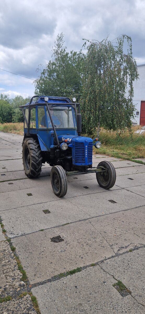 Traktor Zetor 25