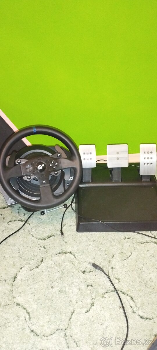 Herní volant Thrustmaster 7300 RS a pedály T3PA GT edice