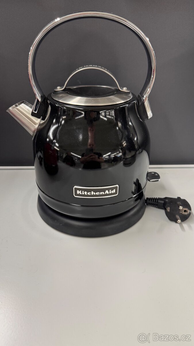 Rychlovarná konvice KitchenAid 5KEK1222EOB černá nová