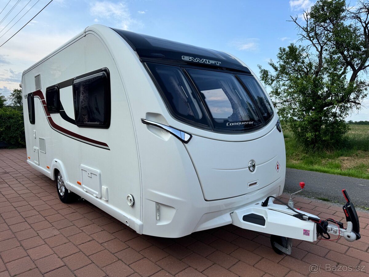 Celoroční karavan Swift Conqueror 480 ALDE Solár, Muver