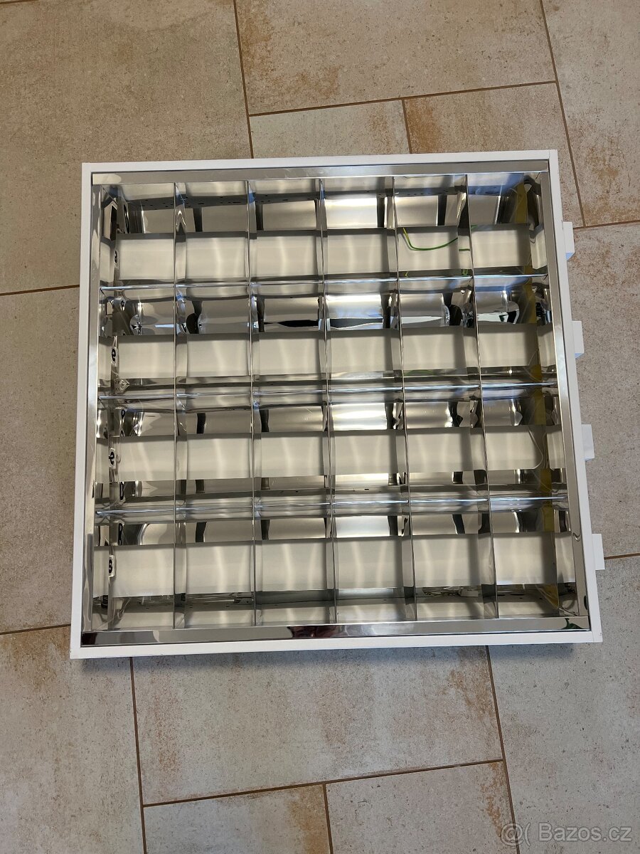 Prodám zápustná zářivková svítidla Modus 4x18W