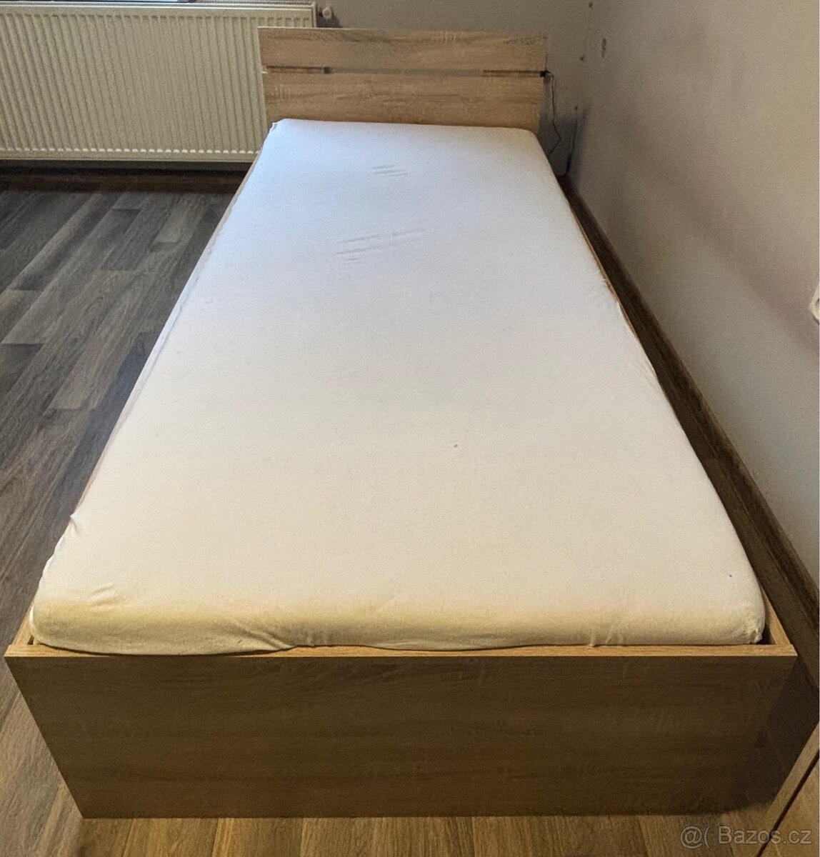 Jednolůžková postel