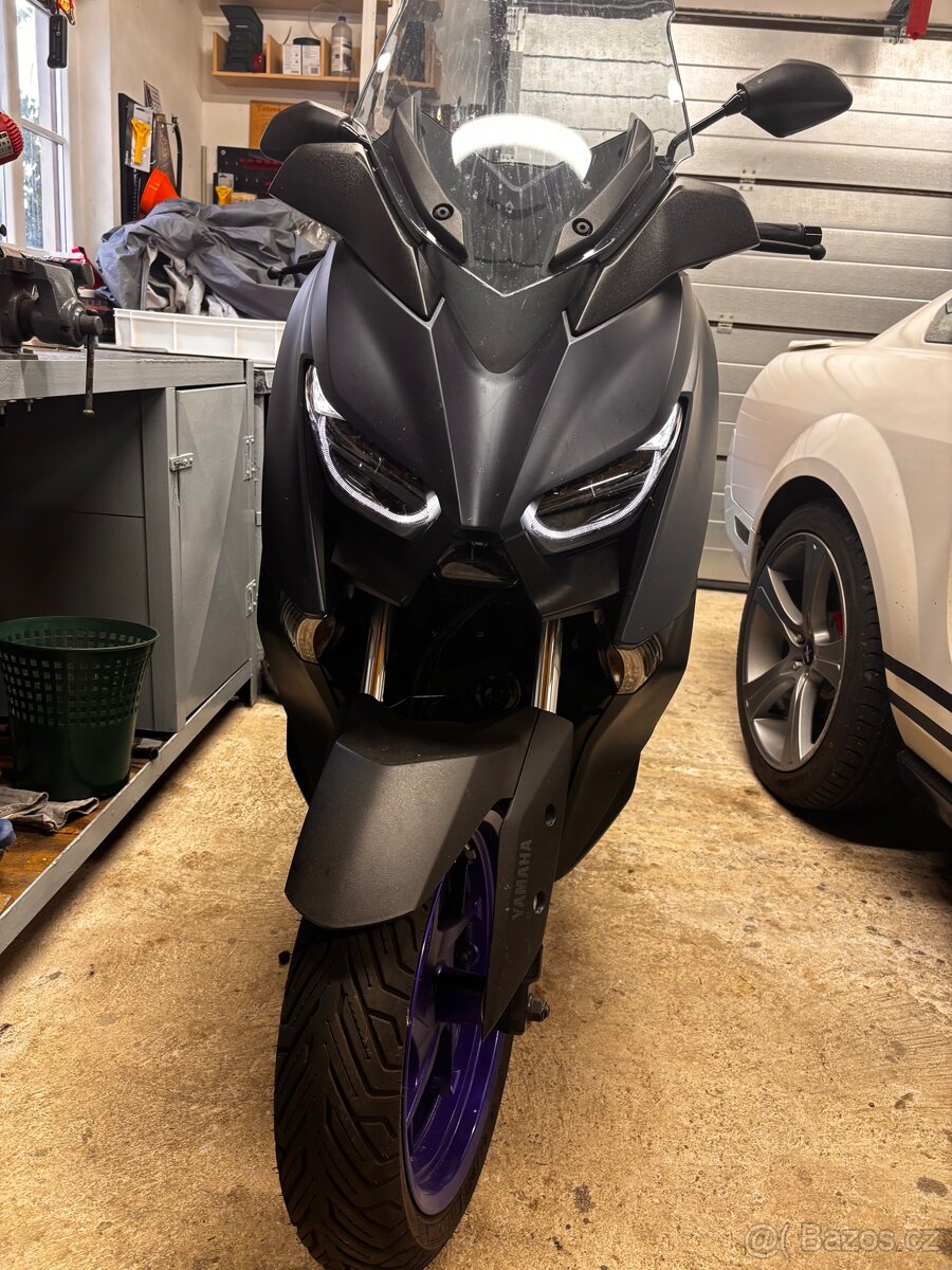Yamaha XMax 300