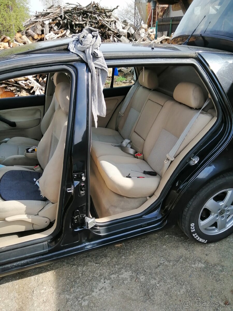 VW Golf 4 - Sada sedadel