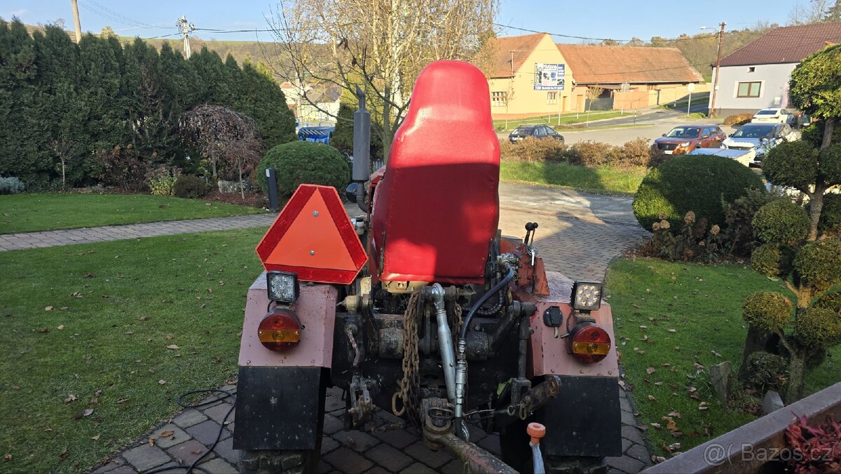Prodám malotraktor s vlečkou