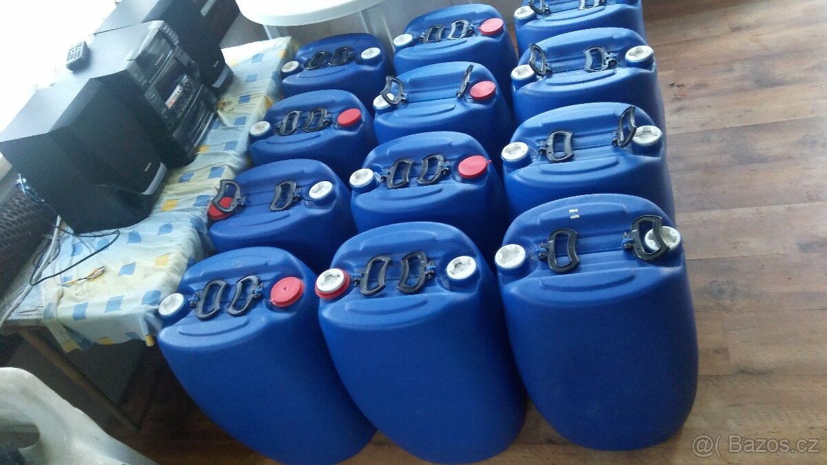 50L.60L plastové kanystrý (barely,sudy)naftu,benzin