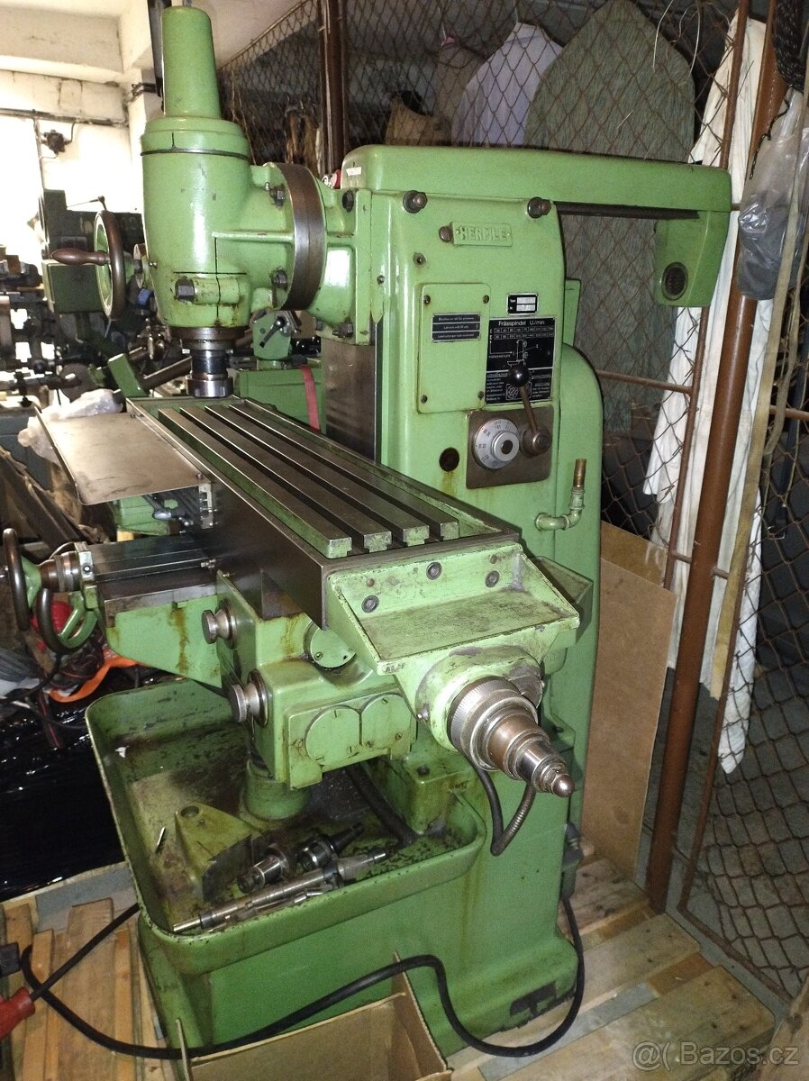 Frezka Hermle FW800, nastrojarksa frezka