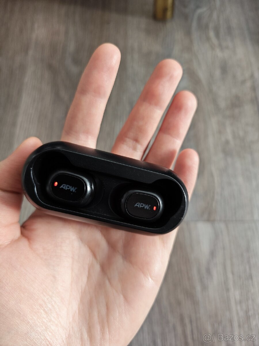 Sluchátka APW
