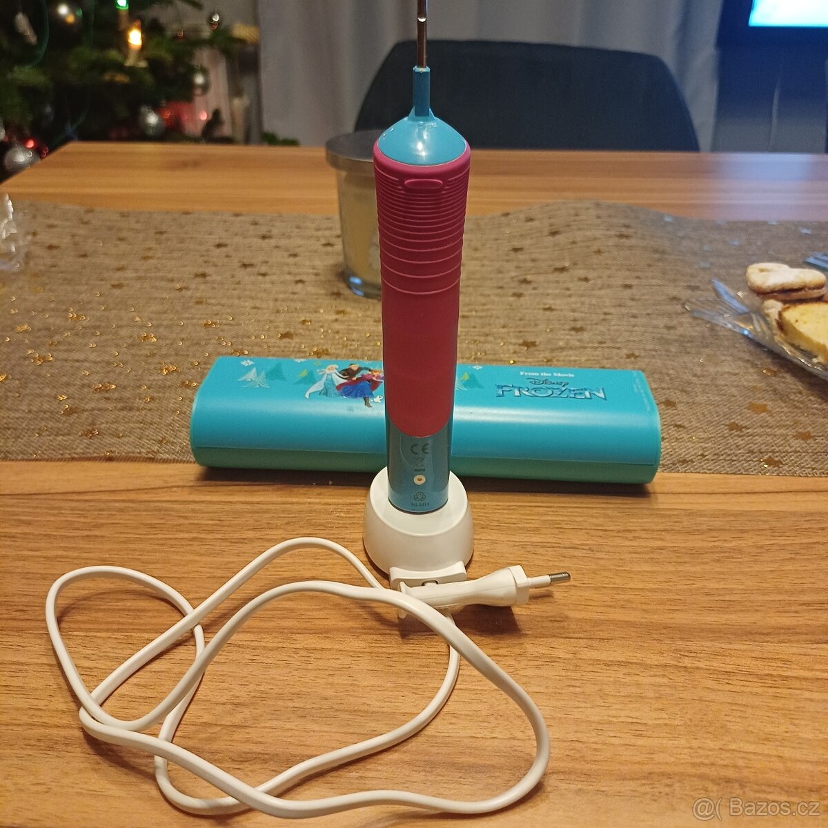 Dětský elektrický zubní kartáček