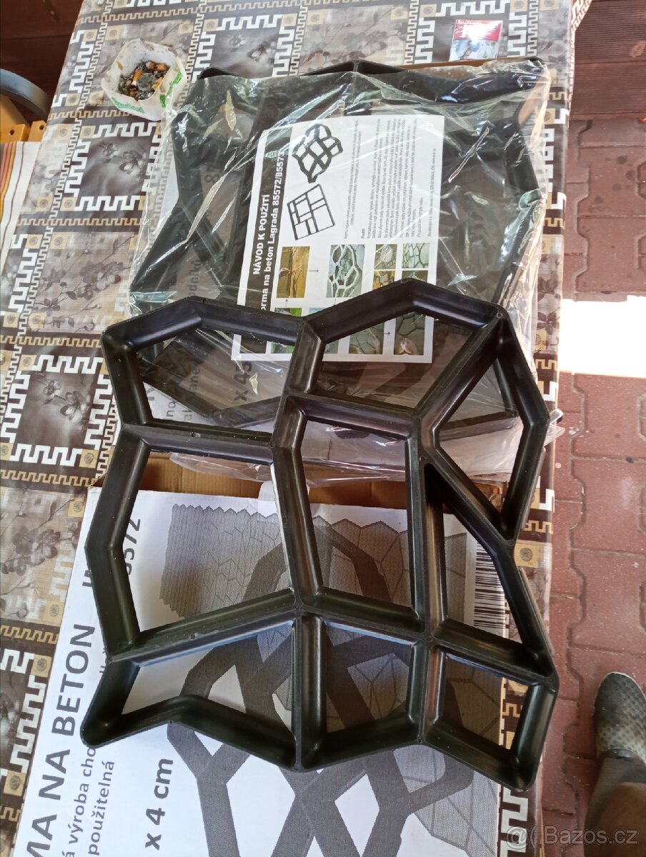 Nové formy na betonové dlaždice