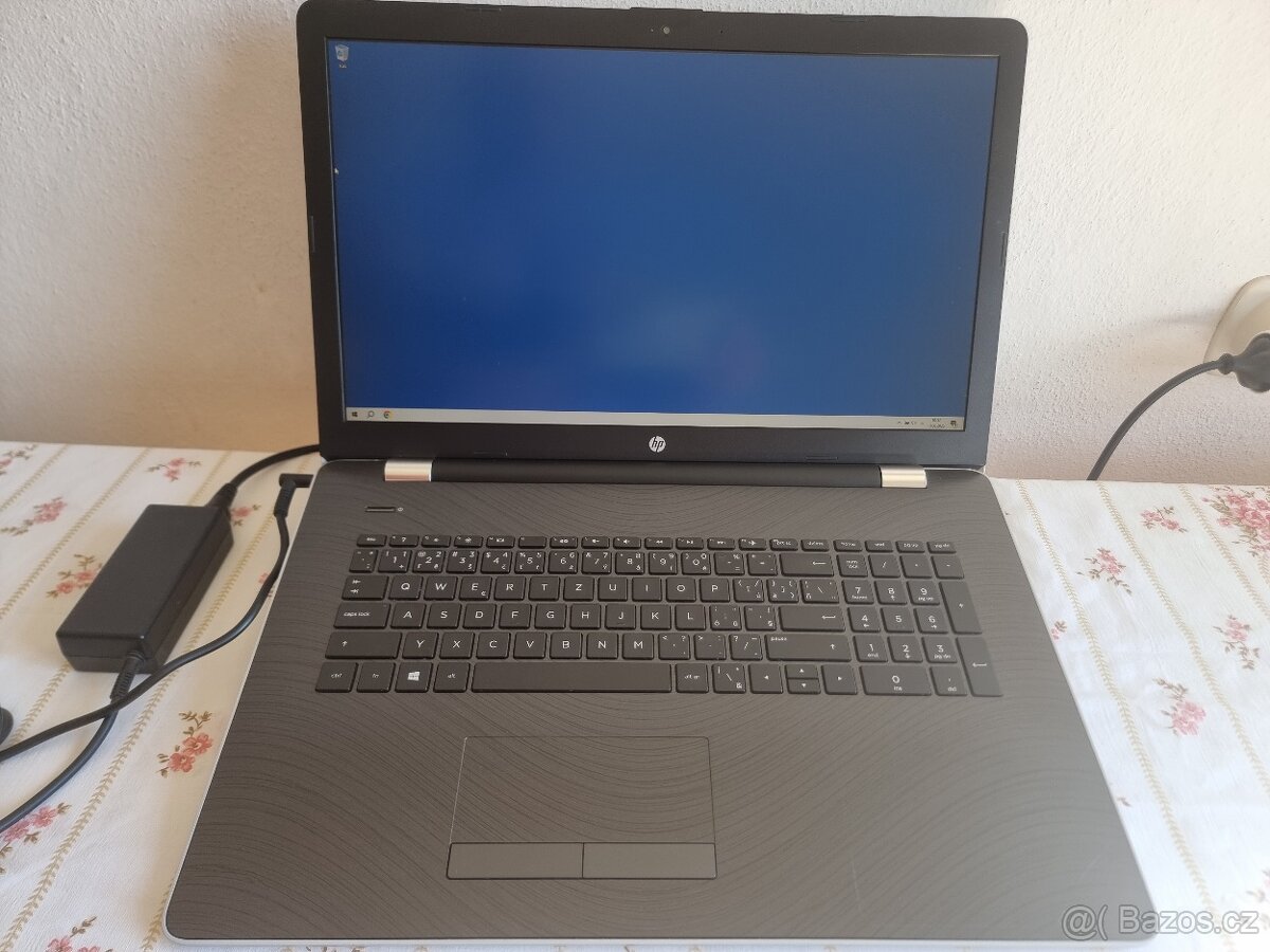 Prodám notebook HP - 17ak026nc viz foto.