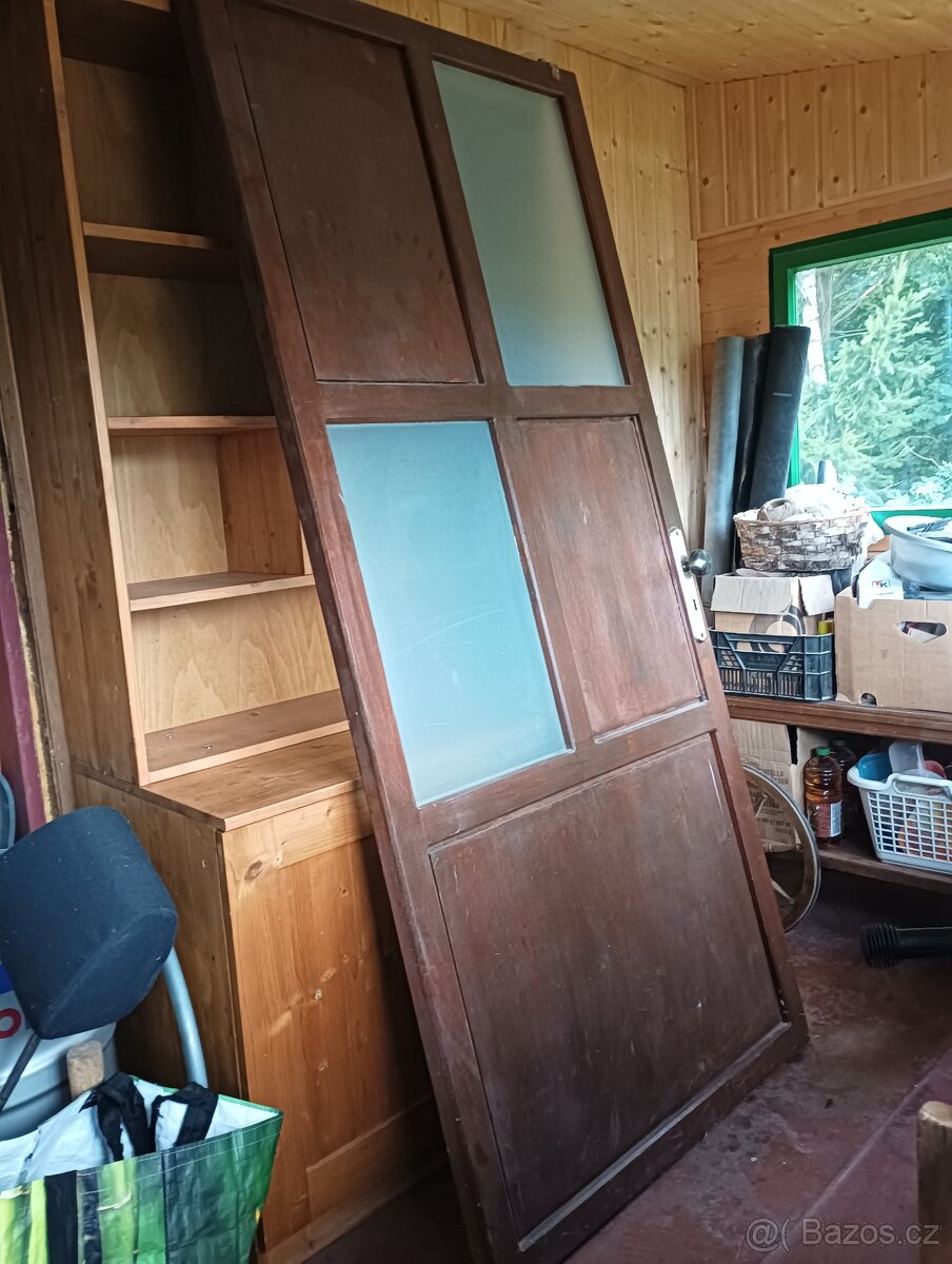 Masivní dřevěné posuvné dveře