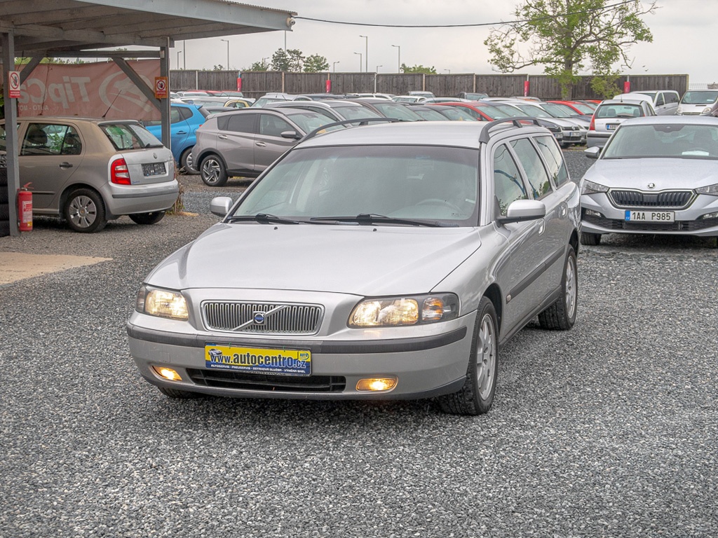 Volvo V70 2.4D 120KW mat - 4x4