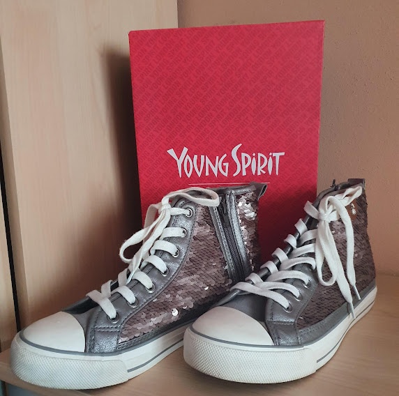 Flitrové tenisky vel. 39