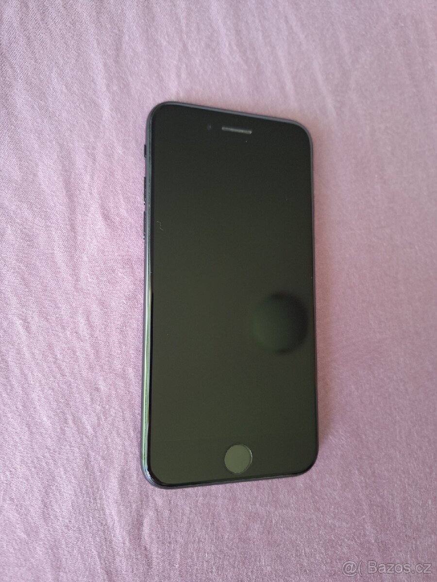 iPhone SE 2020 128GB černý