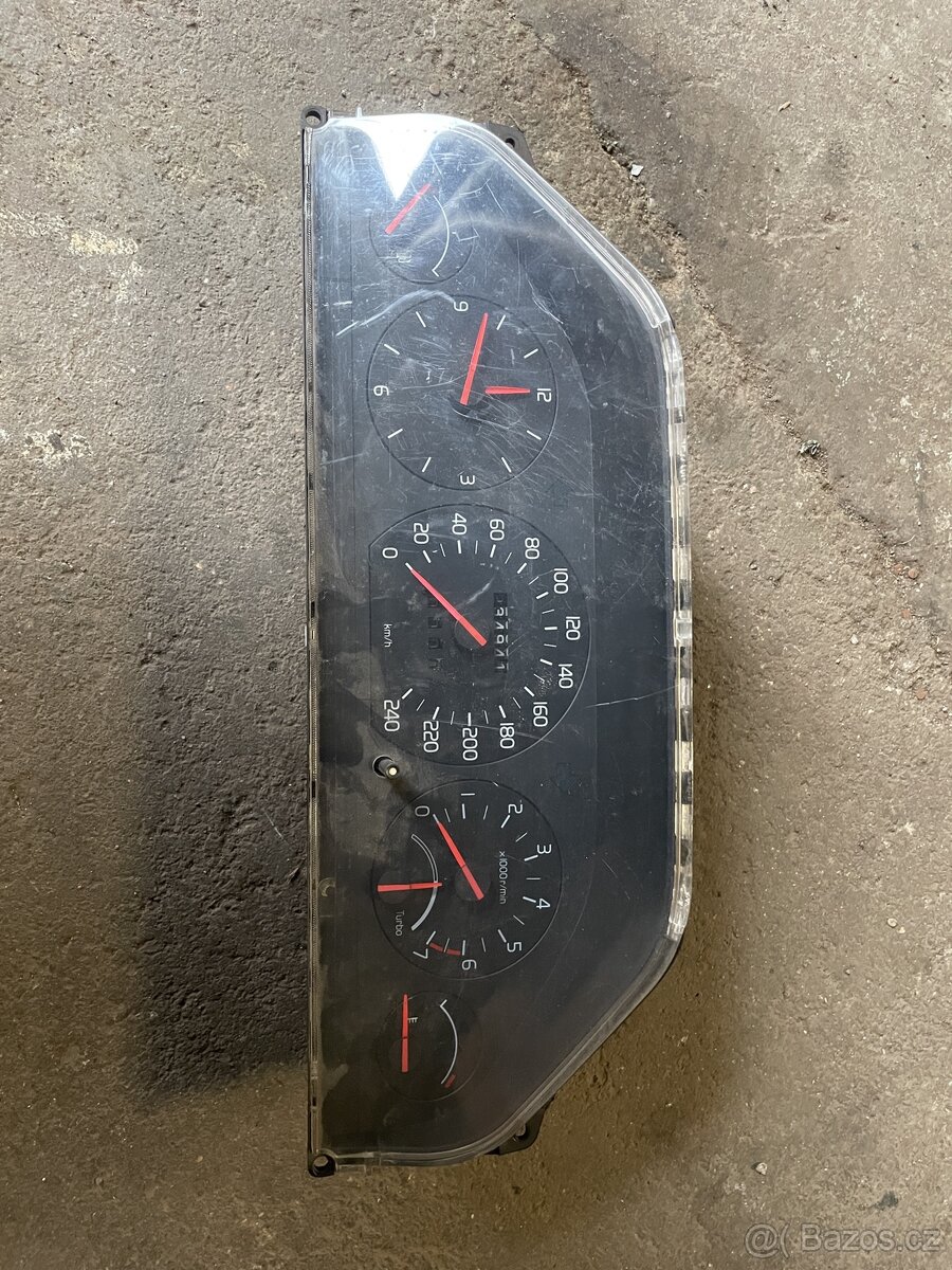 Budíky Volvo 2,3 turbo