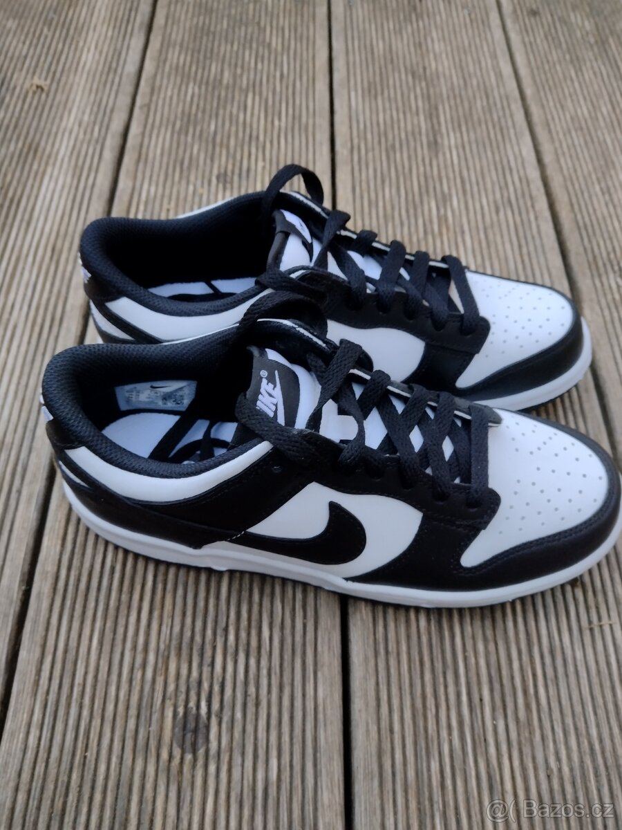 Tenisky Nike DUNKLOW Panda