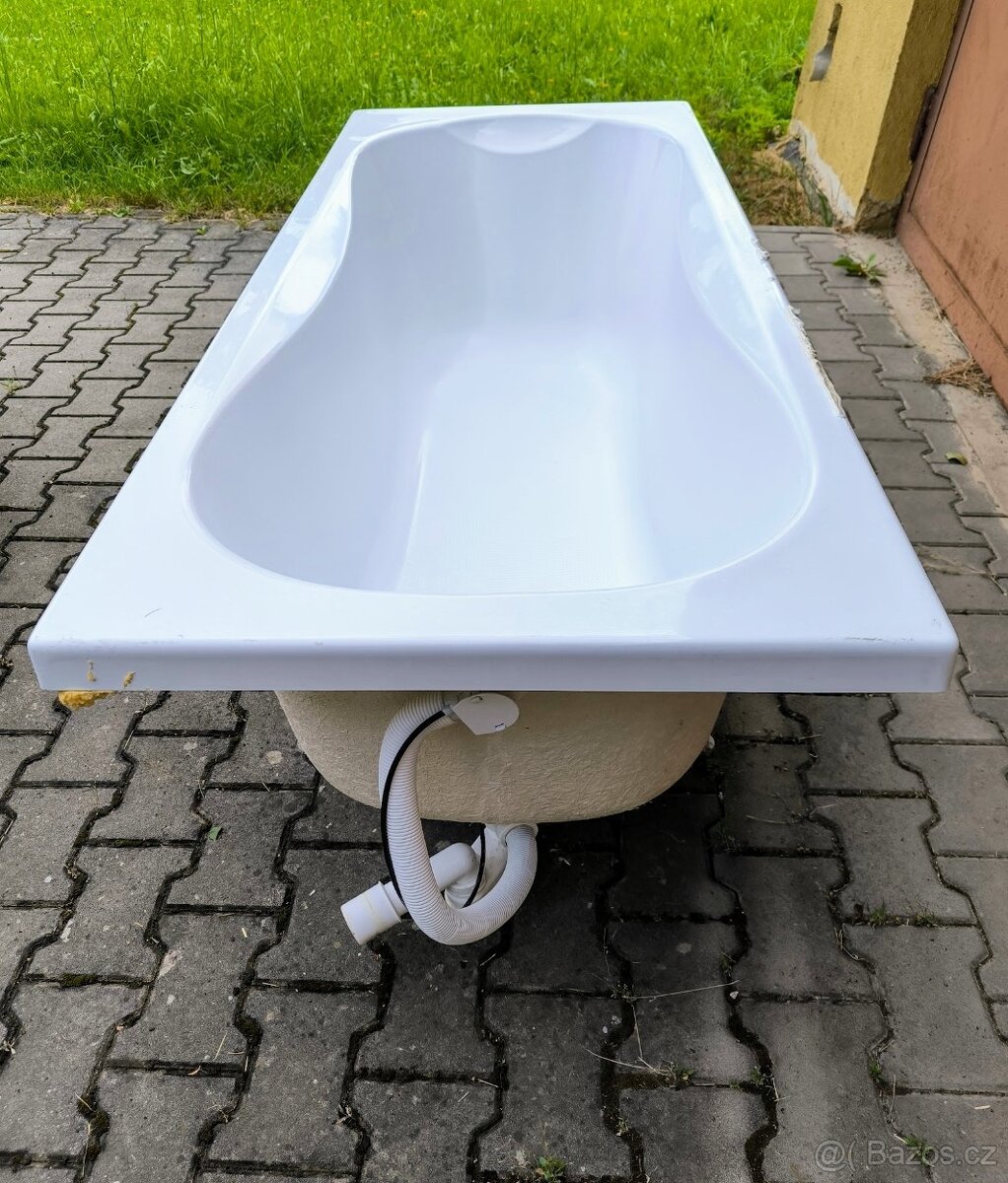 Prodám zánovní vanu 170×70. Kombi WC, sprchoviu vaničku