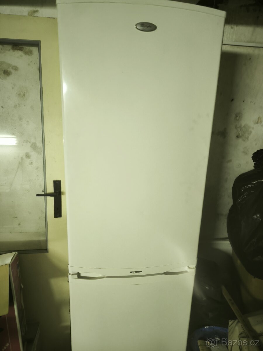 Lednice s mrazákem 1200 Kč