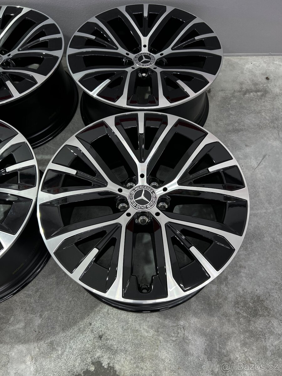 R19 Terrain Mercedes E