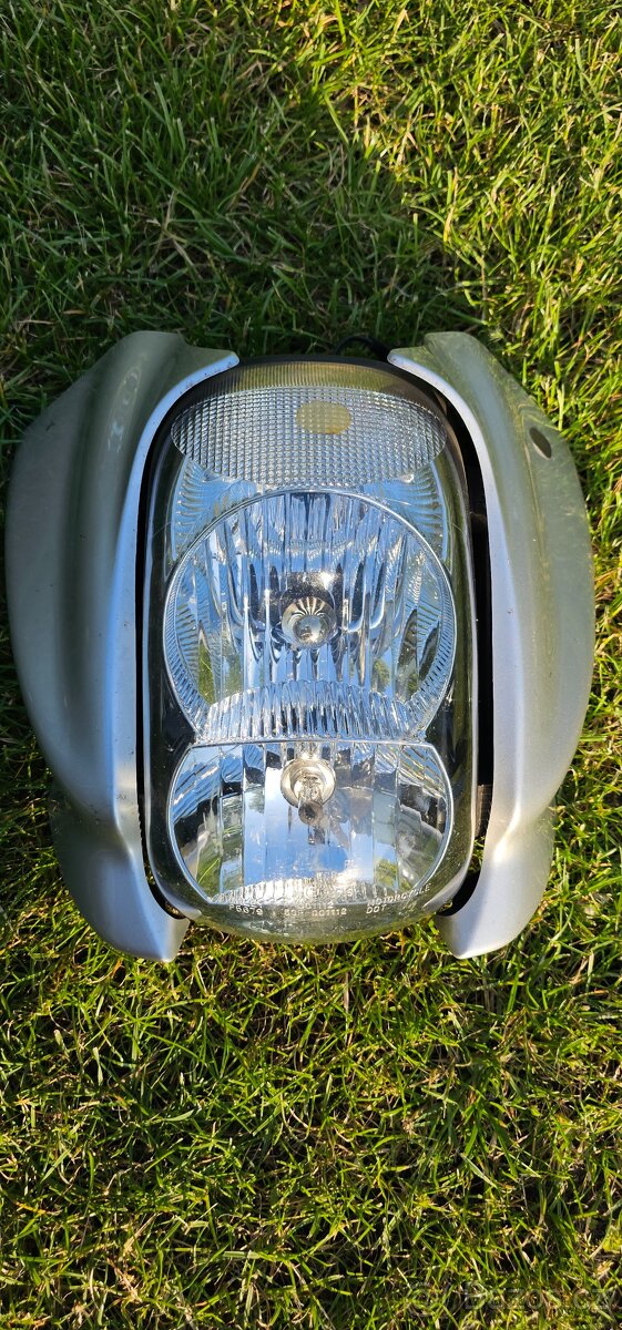 Kawasaki ER6 N 2006 přední světlo