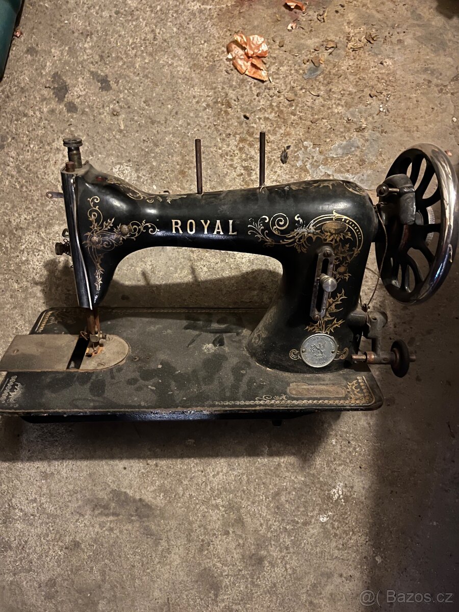 Torzo šicího stroje Royal