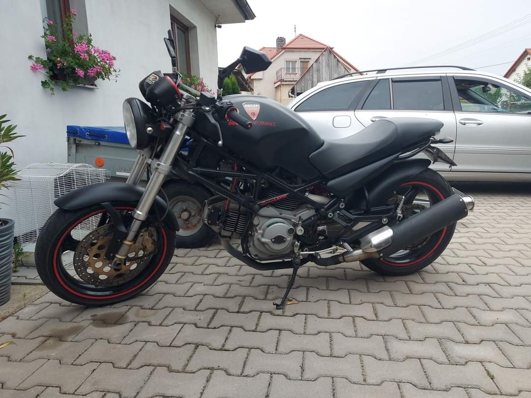 Ducati 600 monster