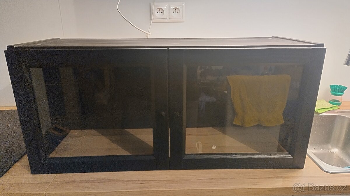 Prodám 3 nástavce knihoven Billy s dvířky Oxberg