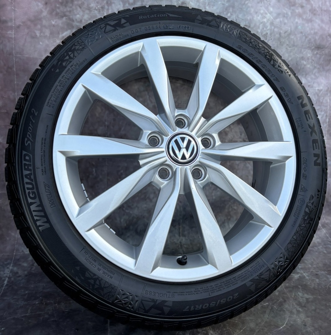 Originální Alu kola 5x112 VW Golf 205/50/17 DOT22