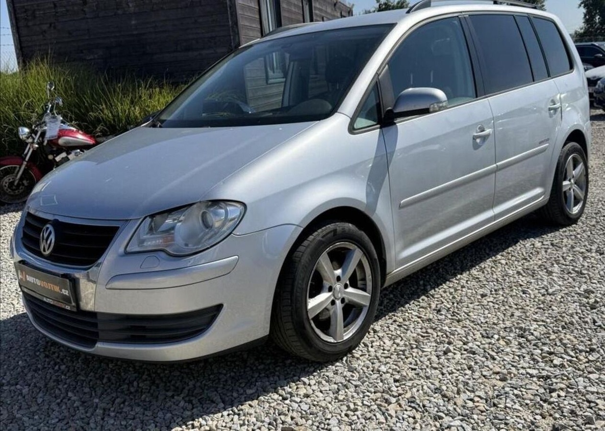Volkswagen Touran 1,4 TSI 103kW TAŽNÉ, 7MÍST benzín manuál