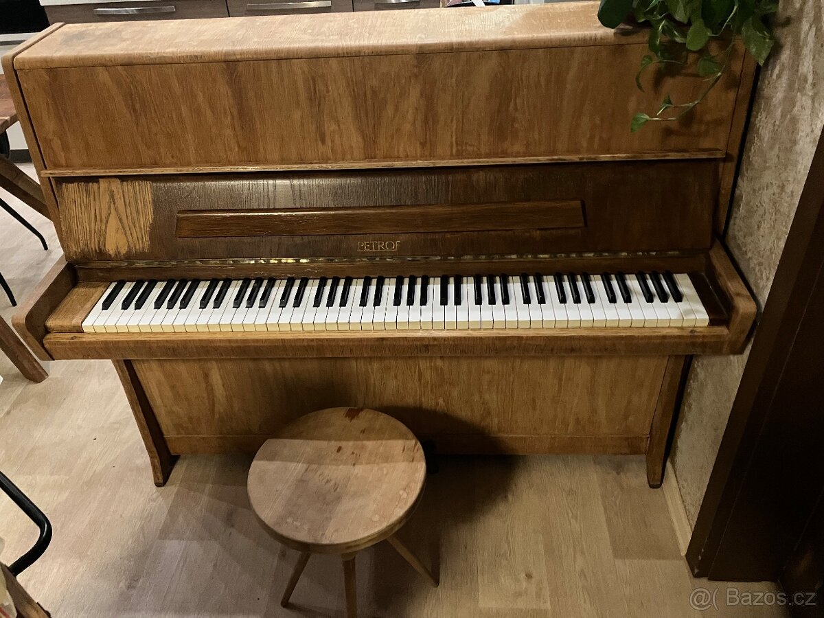 Pianino Petrof