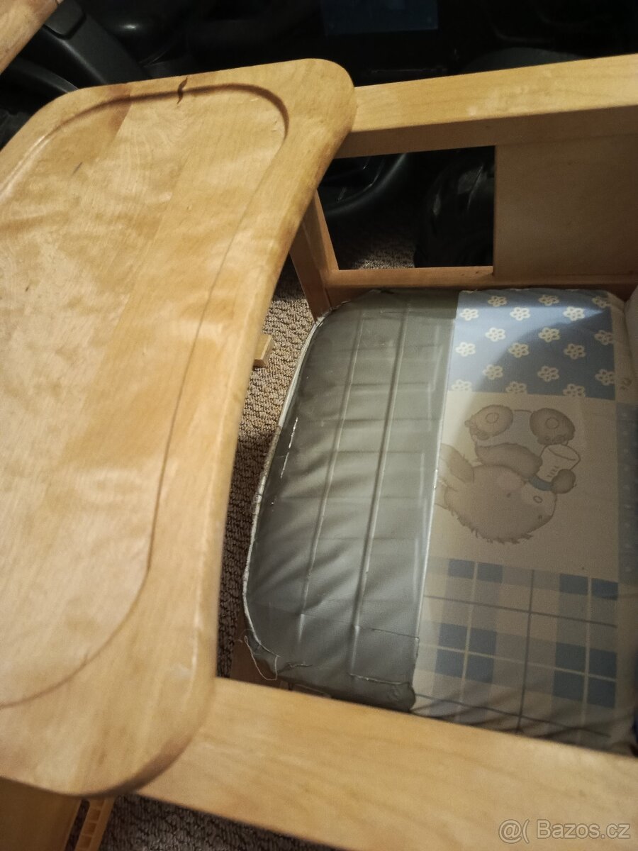 Dětská jídelní židlička