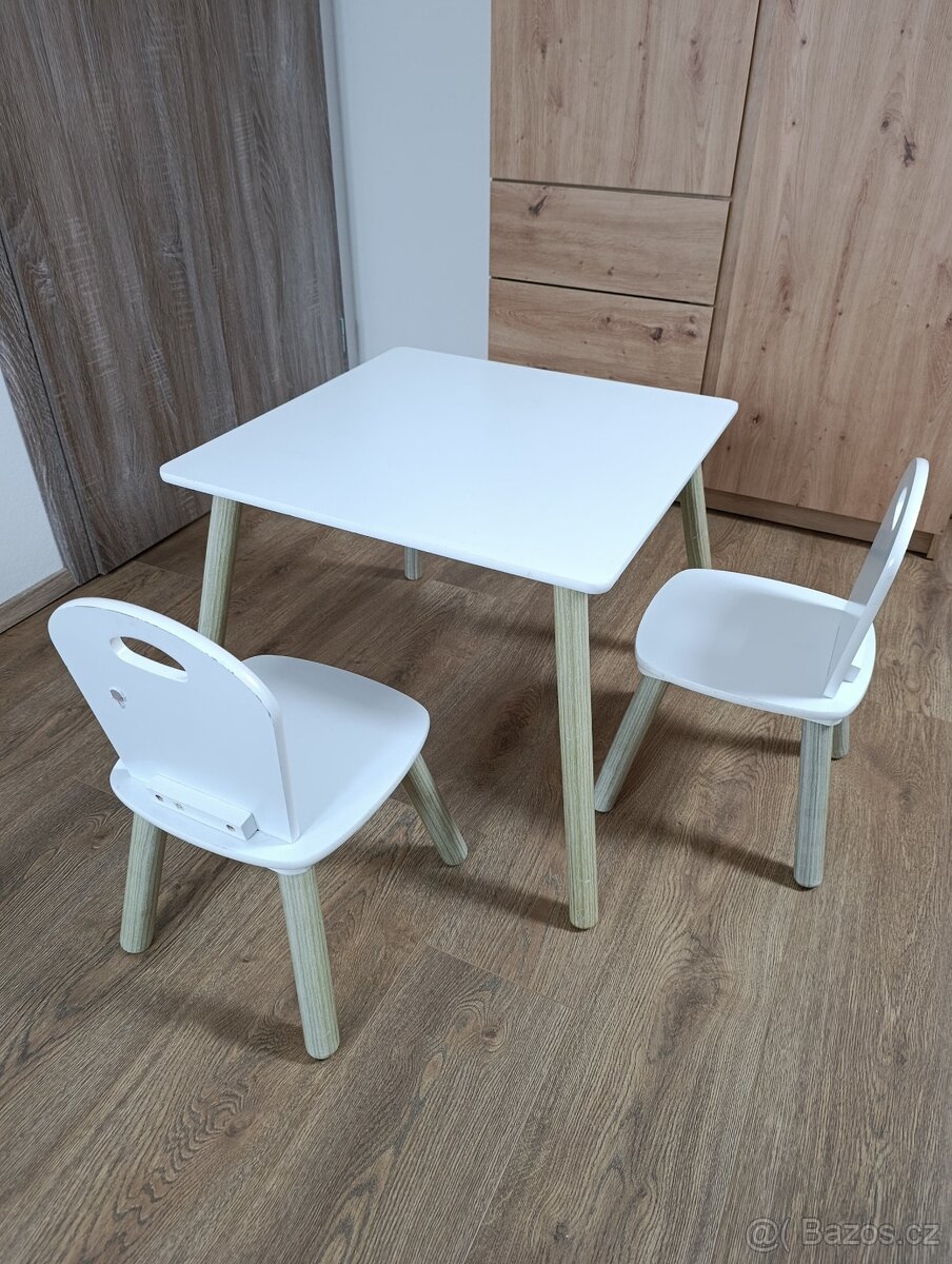 Dětský stůl a židle