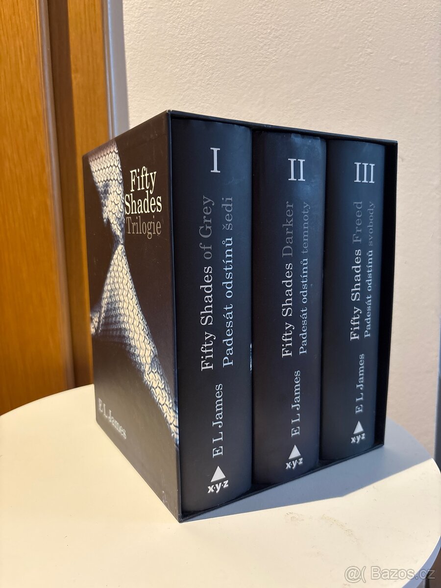 Padesát odstínů šedi, trilogie