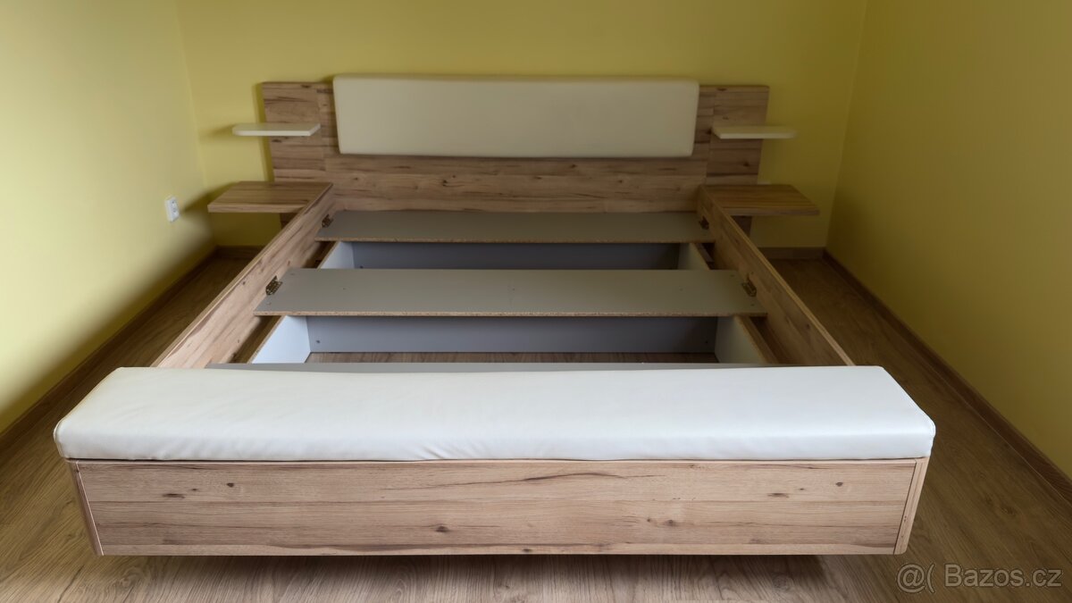 Manželská postel 180x200