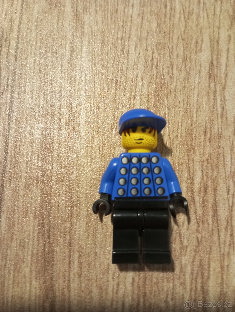 Lego minifigurka soc010 rok 2000