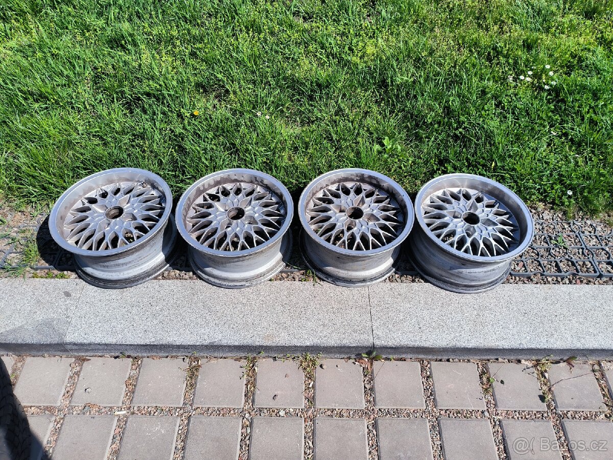 ALU kola R15 4×100