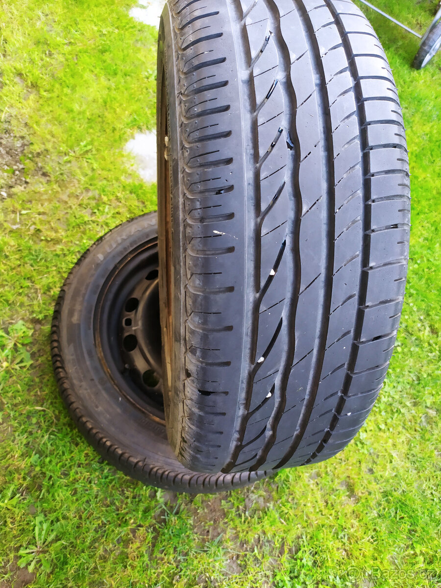 Letní pneu na discích 195/55 R15, rozteč 5x100