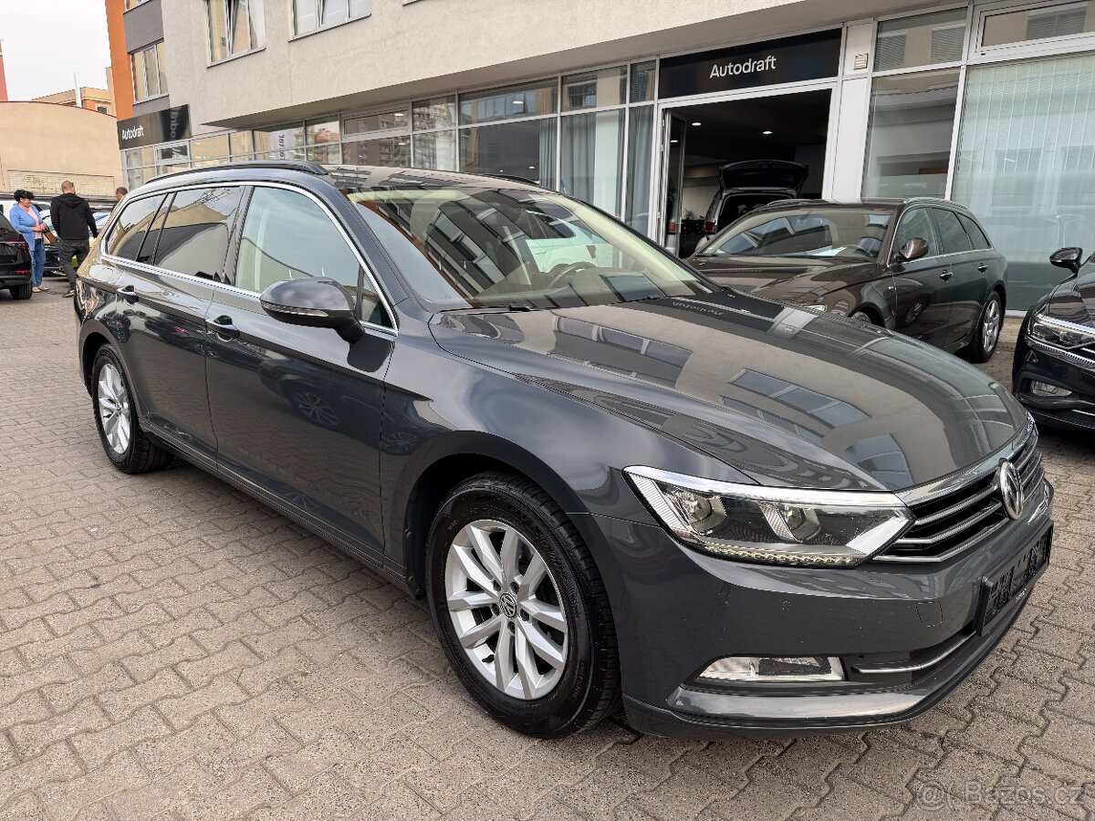VW Passat Variant 2.0TDI 110 kW Full LED Navi 2015 ACC