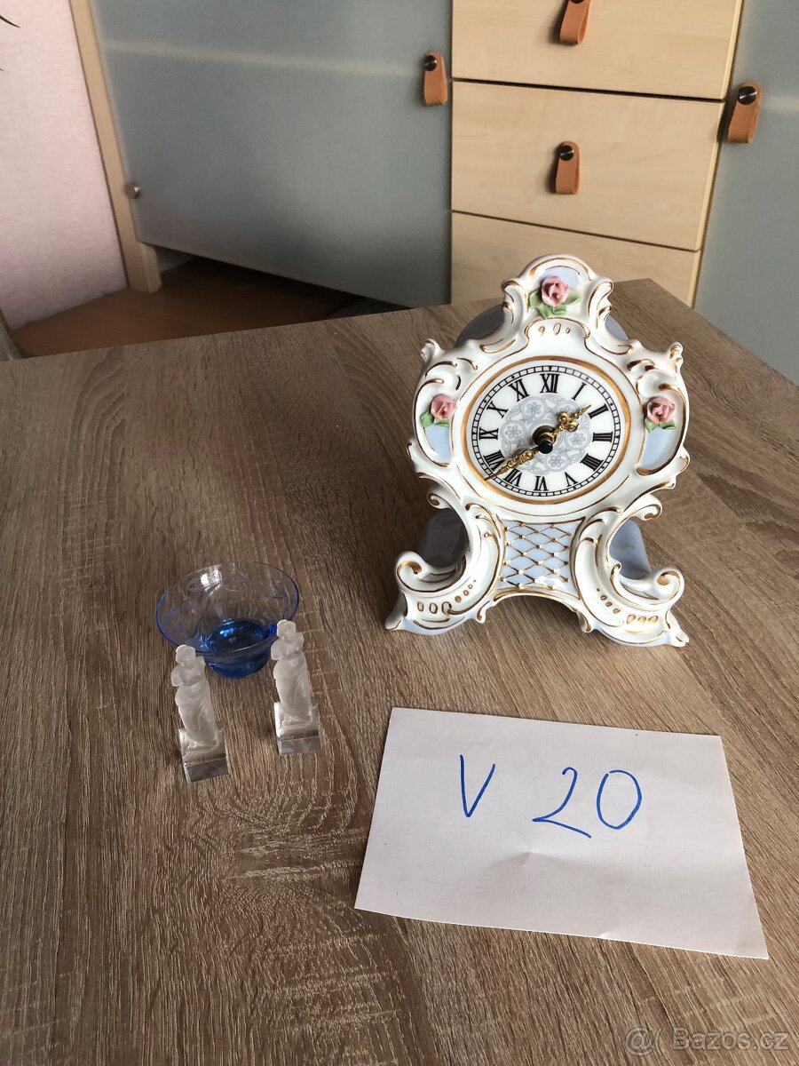 hodiny Royal Dux, vazicky