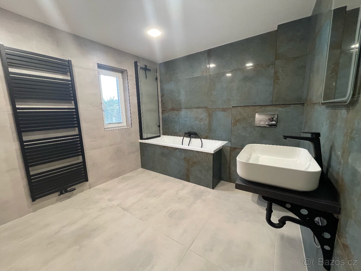 Prostorný byt 3+1 (110 m²) po rekonstrukci, se zahradou a pa
