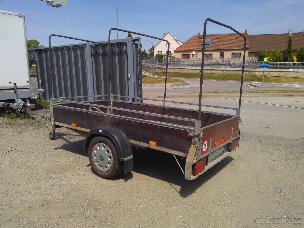 Valníkový přívěs
