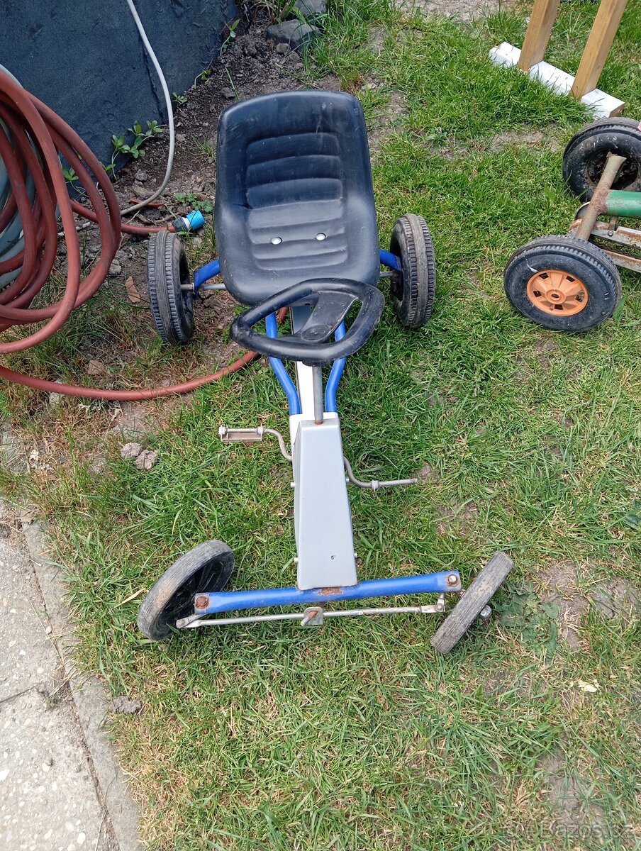Šlapací motokára