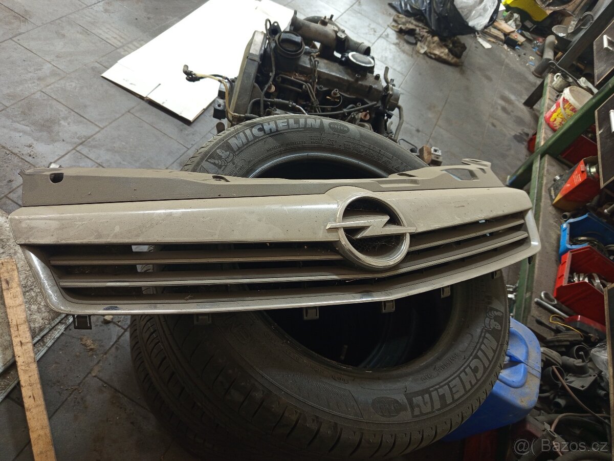 Maska Opel Zafira
