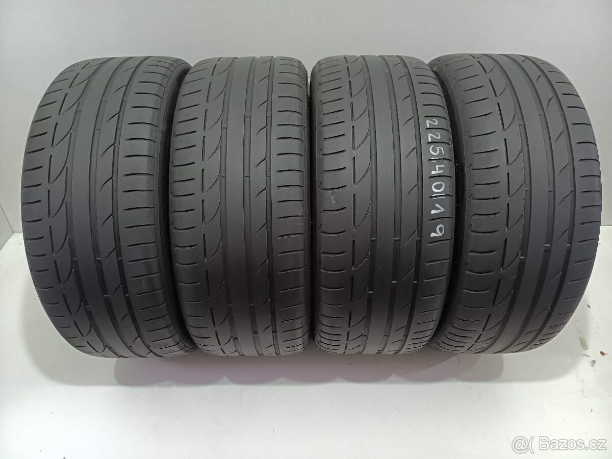 Letní pneu 225/40/19 Bridgestone